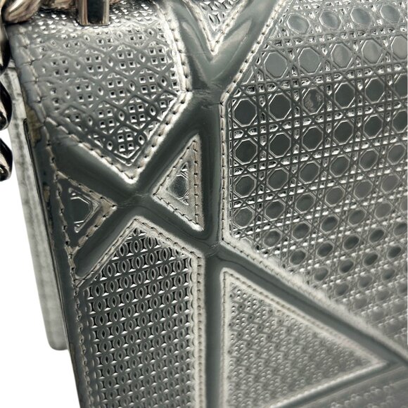 Christian Dior Silver Metallic Micro Cannage Patent Medium Diorama Flap Bag - Picture 7 of 16
